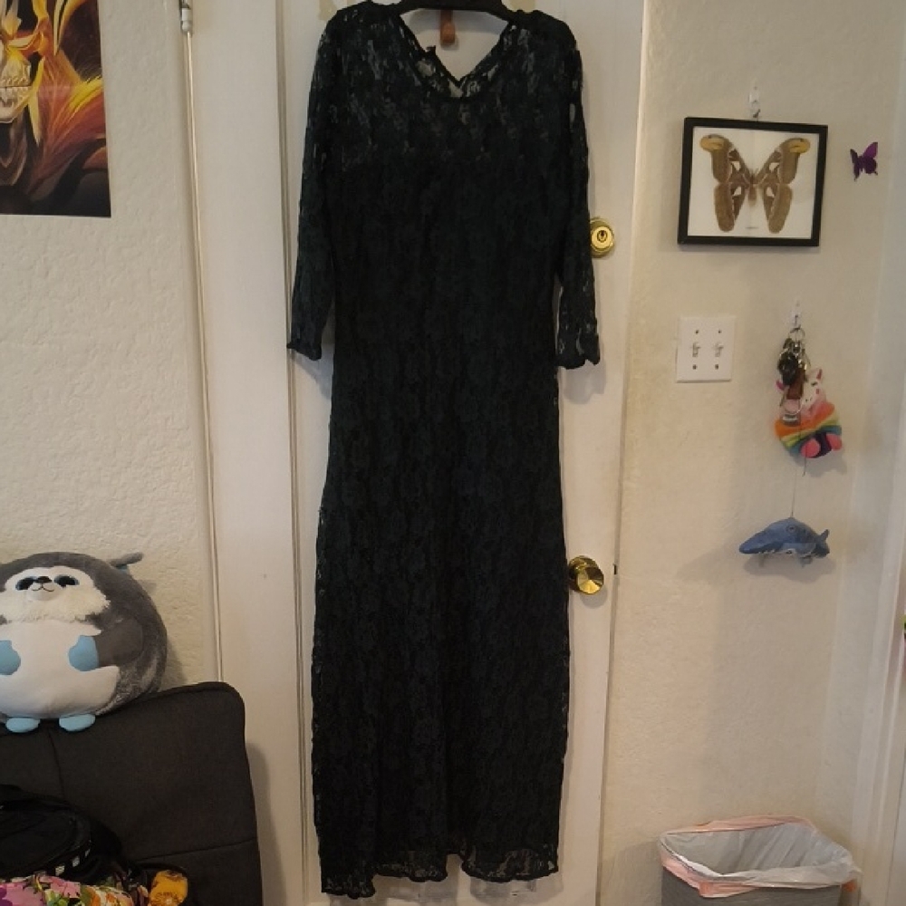 Tokyo Talkies Urban | Chic Black Lace Long Sleeve Dress